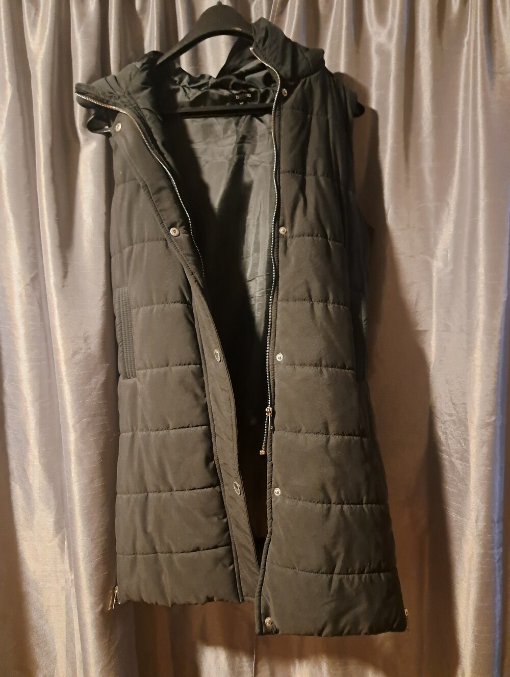 Sleeveless Hooded Puffer Vest - Black